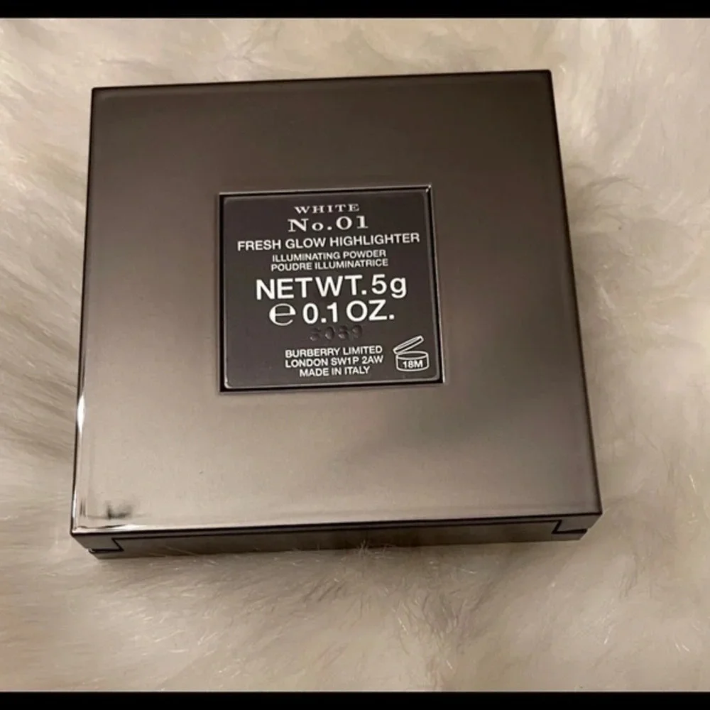 Burberry – Fresh Glow Highlighter - Picture 9 of 12